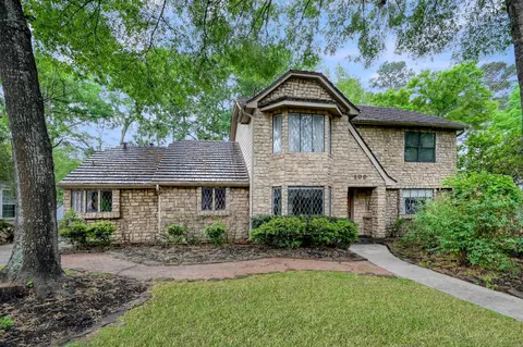 105 Broken Bough Ln, Conroe, TX 77304