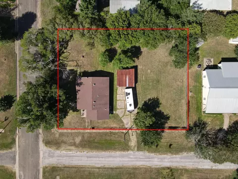 View/Area - 307 E Barton St, Calvert, TX 77837 photo 4 of 4