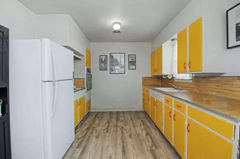 Kitchen - 307 E Barton St, Calvert, TX 77837 photo 1 of 2