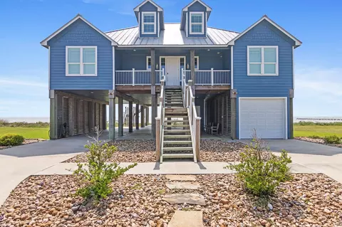 3133 Bay Ridge Dr, Palacios, TX 77465