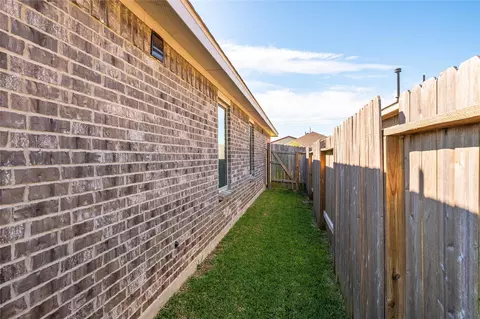 Exterior - 269 Bennett Loop, Angleton, TX 77515 photo 4 of 5