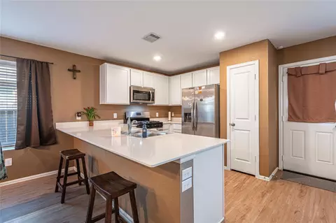 Kitchen - 269 Bennett Loop, Angleton, TX 77515 photo 1 of 2