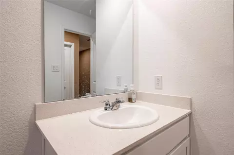 Bath - 269 Bennett Loop, Angleton, TX 77515 photo 2 of 3