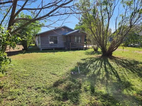 124 County Road 466, Alice, TX 78332