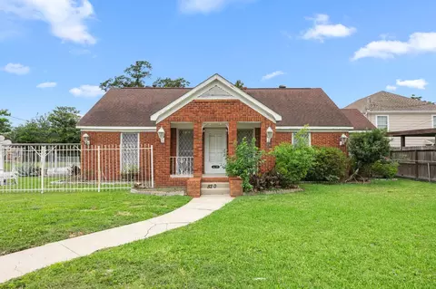 5201 Irvington Blvd, Houston, TX 77009