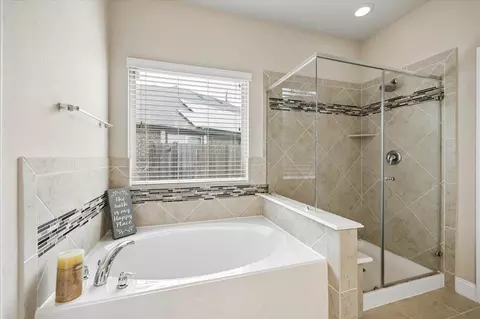 Bath - 3805 Enchanted Timbers Ln, Spring, TX 77386 photo 2 of 4