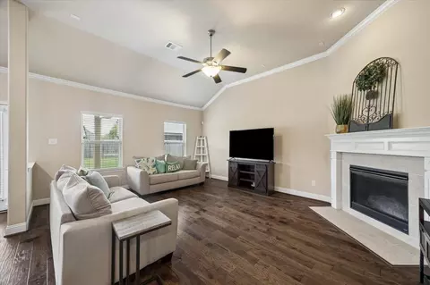 Living - 3805 Enchanted Timbers Ln, Spring, TX 77386 photo 1 of 2
