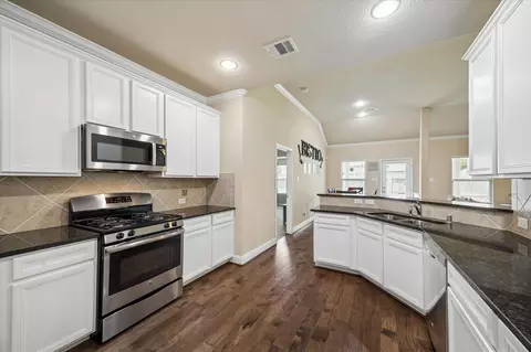 Kitchen - 3805 Enchanted Timbers Ln, Spring, TX 77386 photo 2 of 4