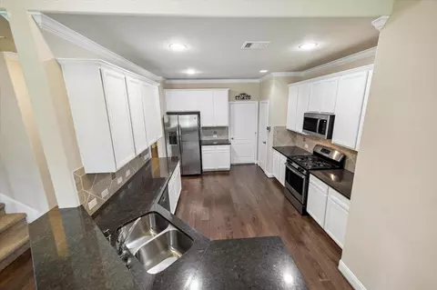 Kitchen - 3805 Enchanted Timbers Ln, Spring, TX 77386 photo 4 of 4