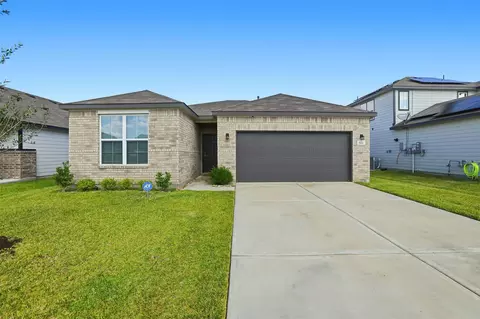 814 Brookside Dr, Dayton, TX 77535