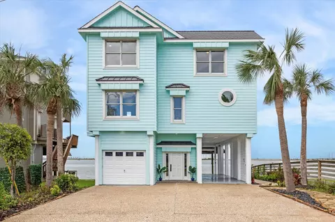 1322 Outrigger, Tiki Island, TX 77554
