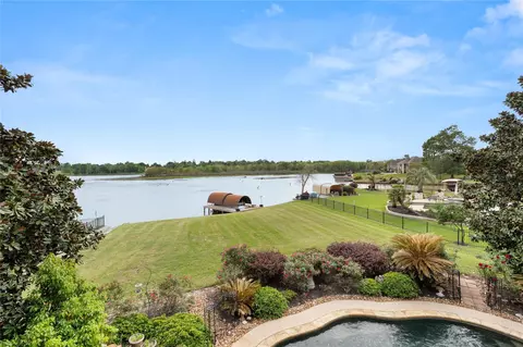 11348 Lake Oak Dr, Montgomery, TX 77356