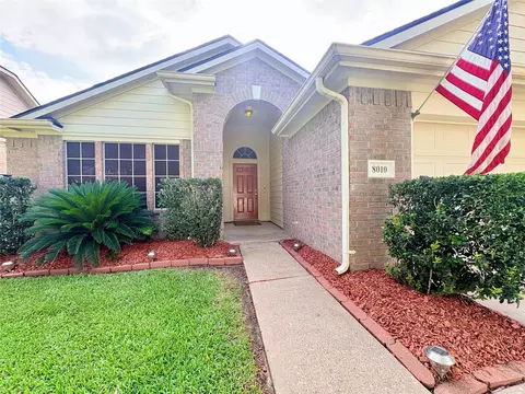 8010 Dogwood Ct, Baytown, TX 77523
