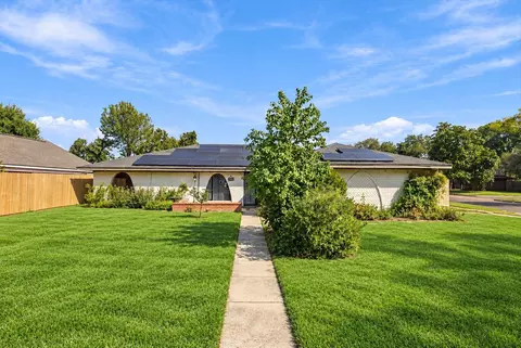 242 Ballantrae Ln, Houston, TX 77015