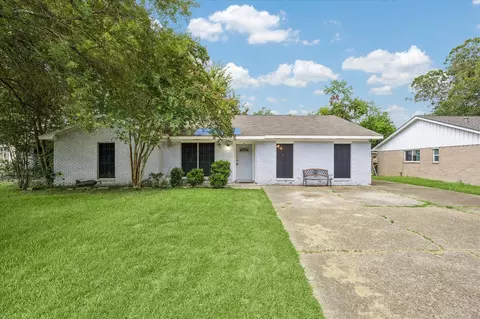118 E Highland Ter, League City, TX 77573