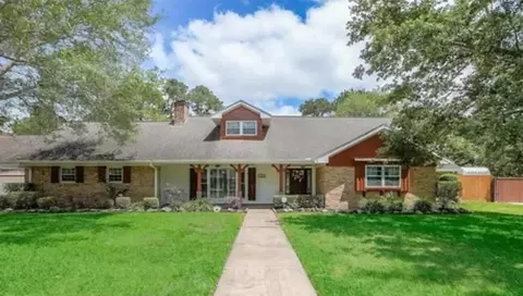 1801 Mcginnis Dr, Pearland, TX 77581