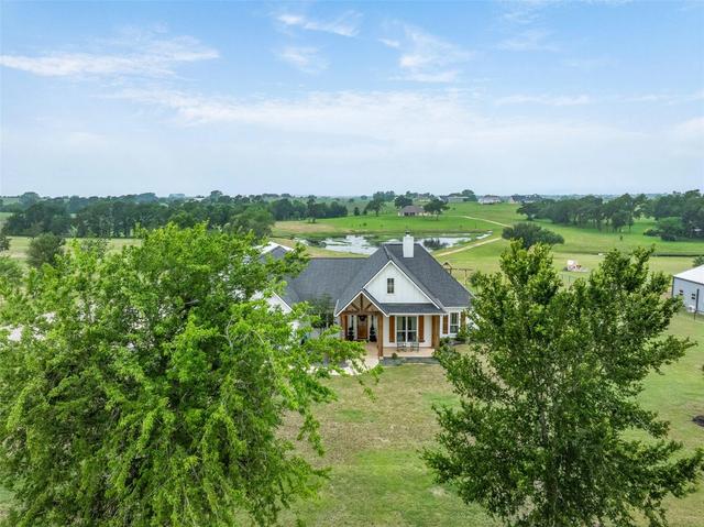 9075 Loop Rd, Bellville, TX 77418