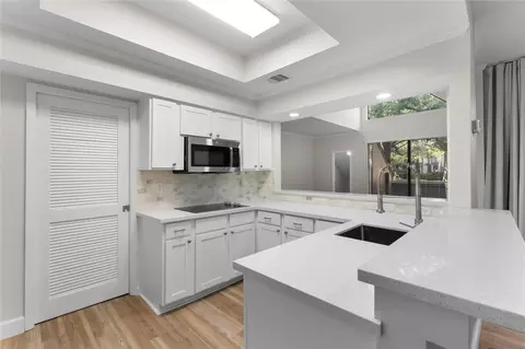 336 Litchfield Ln, Houston, TX 77024