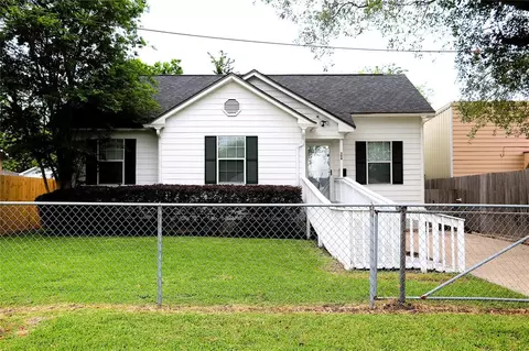 304 Maple Ave, Pasadena, TX 77506 photo 1