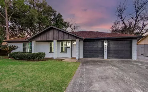 9515 Meadowglen Ln, Houston, TX 77063