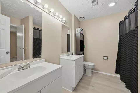 Bath - 5421 Diane Ct, Spring, TX 77373 photo 2 of 4