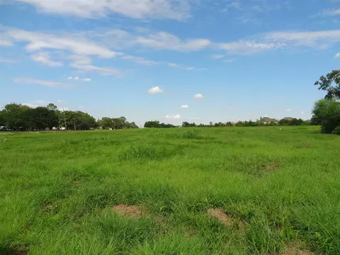 19507 Old Galveston Rd, Webster, TX 77598