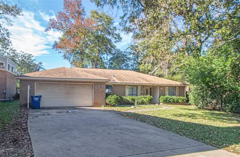 1300 W Church St #12, Livingston, TX 77351