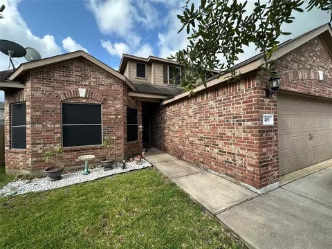 419 Turquoise Trade Dr, La Marque, TX 77568