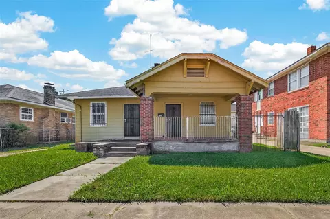 4016 Woodleigh St, Houston, TX 77023