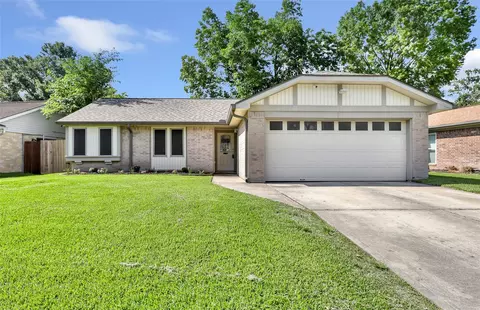 746 Ramada Dr, Houston, TX 77062