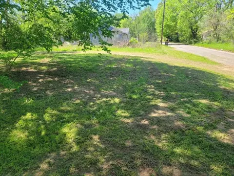545 13th St NW, Paris, TX 75460