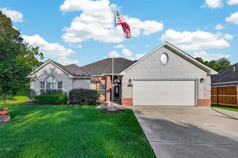 18526 Steele Point Dr, Crosby, TX 77532