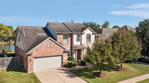 2805 Catalina Shores Dr, Pearland, TX 77584