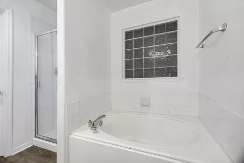 Bath - 3107 Rendezvous Ct, Spring, TX 77373 photo 2 of 6