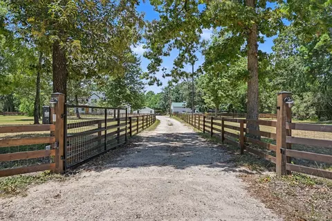 31015 Becky Ln, Magnolia, TX 77354