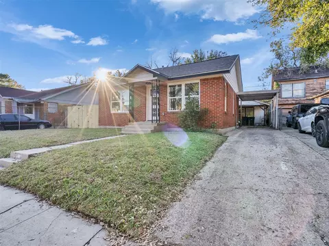 2416 Cumberland St, Houston, TX 77023