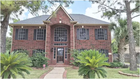 1415 Pine Forest Dr, Pearland, TX 77581