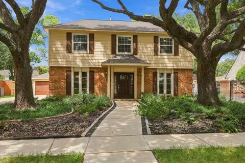 11310 Olympia Dr, Houston, TX 77077