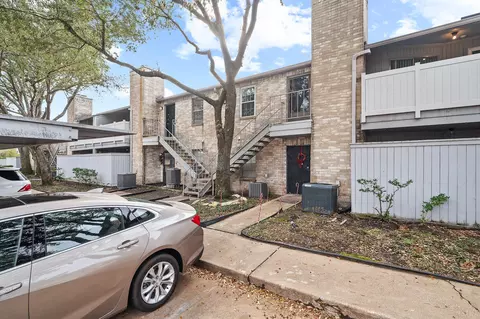 10733 Braes Bend Dr #10733, Houston, TX 77071