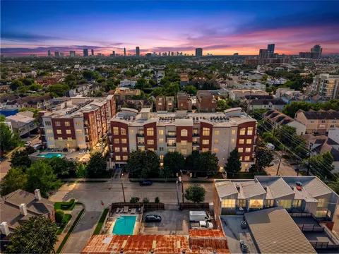 1900 Genesee St #203, Houston, TX 77006