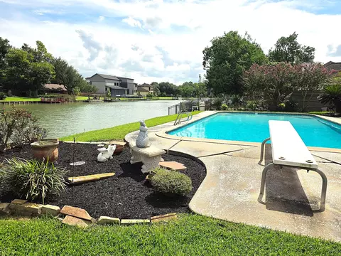 107 Saint Marks, Sugar Land, TX 77478