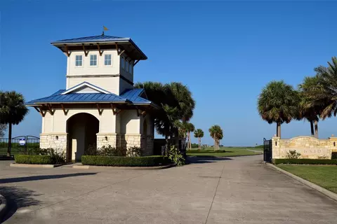 2929 Palacios Bay Dr, Palacios, TX 77465