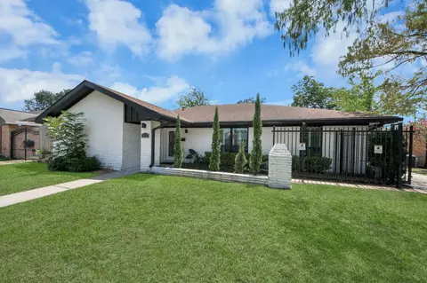 5823 Mcknight St, Houston, TX 77035