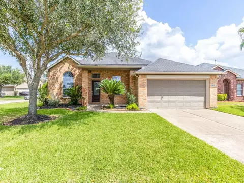 1814 Lancaster Park Ct, Fresno, TX 77545