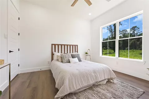 Bedroom - 15004 Tybee Ln, Conroe, TX 77306 photo 4 of 7