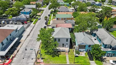 1625 39th St, Galveston, TX 77550
