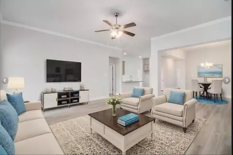 4313 Leslies Way, Dickinson, TX 77539