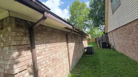 4306 Saratoga Dr, Houston, TX 77088