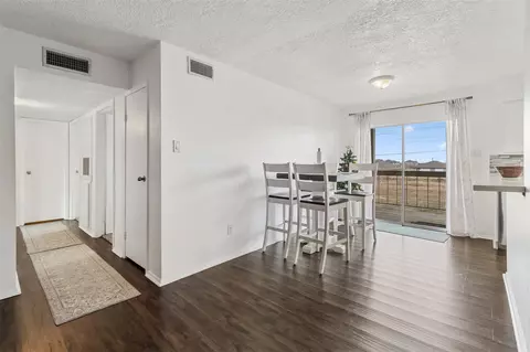 7600 Emmett F Lowry Expy #1102, Texas City, TX 77591