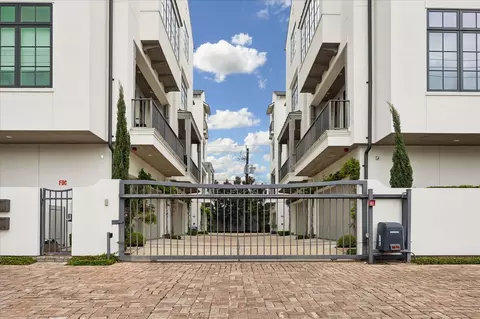 2326 Bissonnet St, Houston, TX 77005